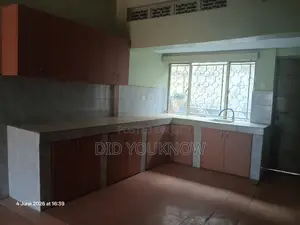 5bdrm Bungalow in Kiyindi Estate, Central Division for sale