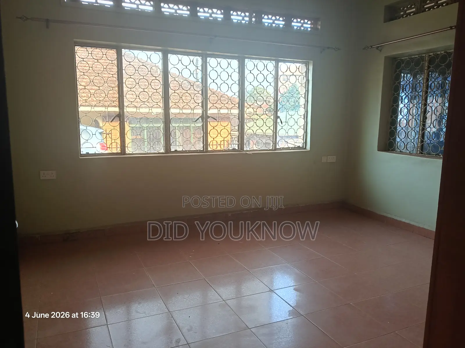5bdrm Bungalow in Kiyindi Estate, Central Division for sale