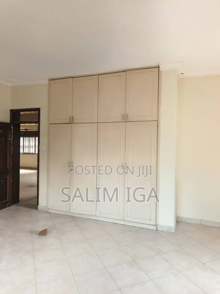 7bdrm Maisonette in Kololo Property, Central Division for rent