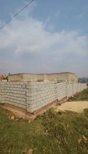 4bdrm Mansion in Lavington Estate, Wakiso / Wakiso for sale