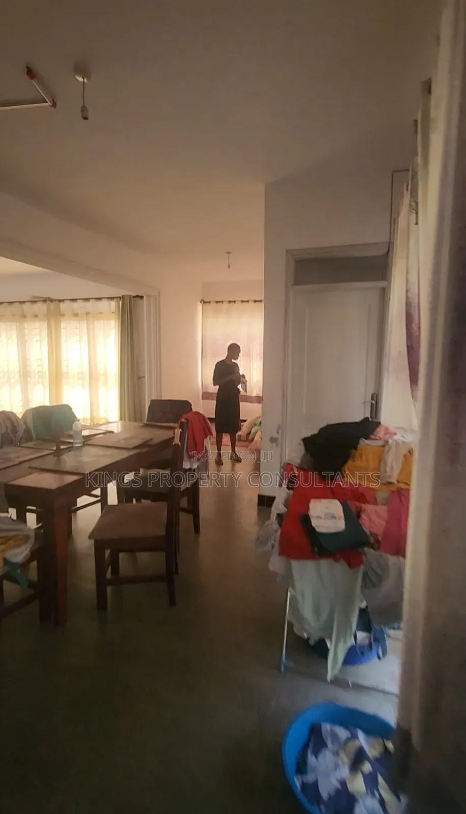 4bdrm Mansion in Lavington Estate, Wakiso / Wakiso for sale