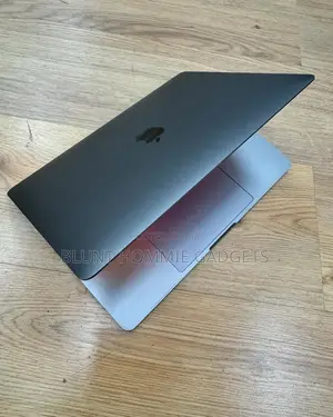 Laptop Apple MacBook Pro 2018 8GB Intel Core i5 SSD 256GB