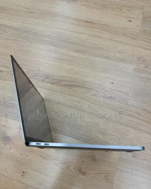 Laptop Apple MacBook Pro 2018 8GB Intel Core i5 SSD 256GB