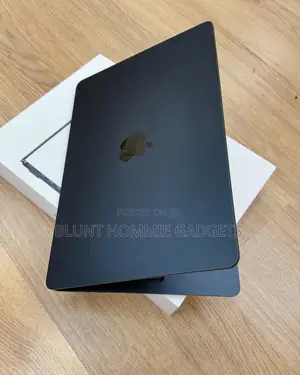 Laptop Apple MacBook Air 2022 M2 16GB Apple M2 SSD 256GB
