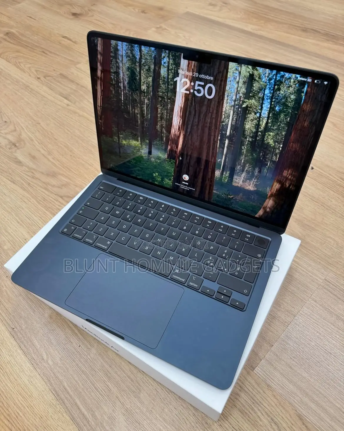 Laptop Apple MacBook Air 2022 M2 16GB Apple M2 SSD 256GB
