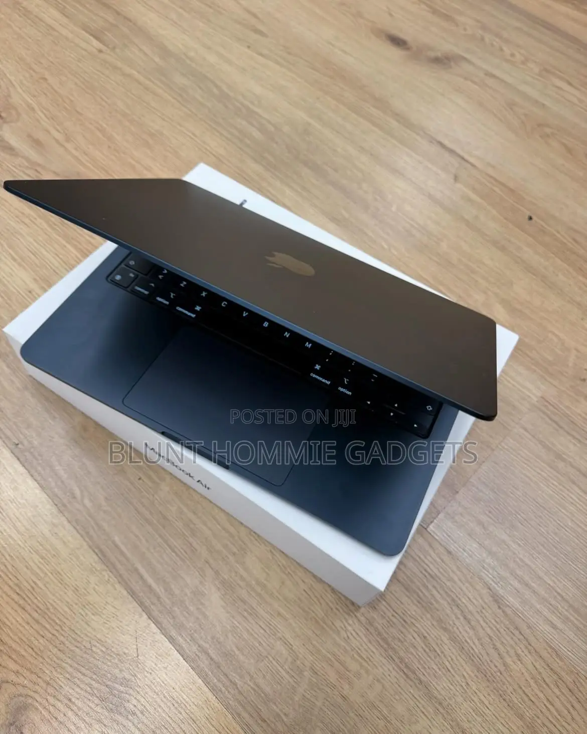 Laptop Apple MacBook Air 2022 M2 16GB Apple M2 SSD 256GB
