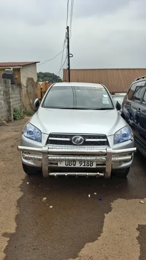 Toyota RAV4 2010 Silver