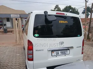 Toyota HiAce 2012 White