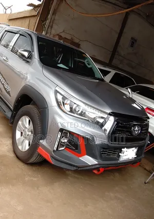 New Toyota Hilux 2024 Silver