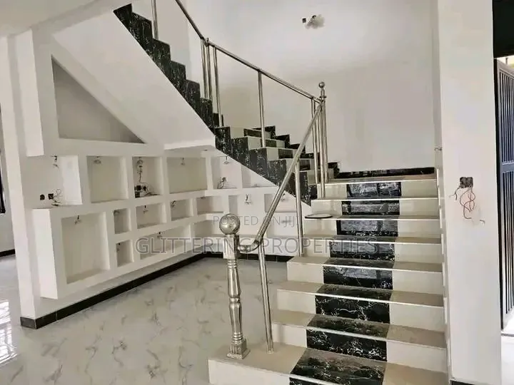 4bdrm Duplex in Munyonyo, Central Division for rent
