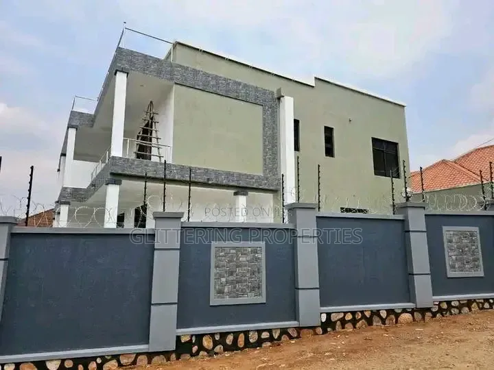 4bdrm Duplex in Munyonyo, Central Division for rent