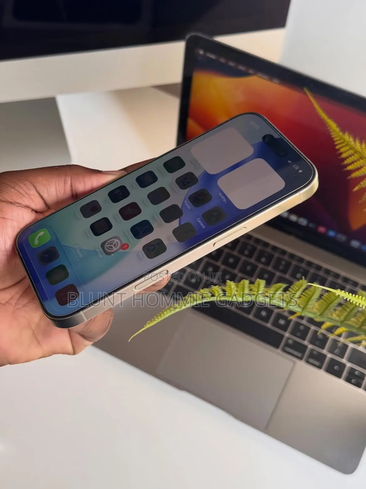 Apple iPhone 16 Pro 256 GB Gold