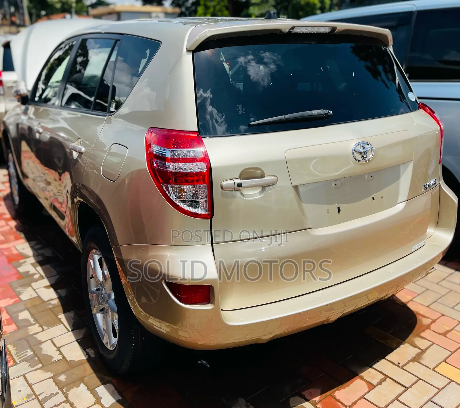 Toyota RAV4 LE AWD (2.5L 4cyl 6A) 2013 Gold