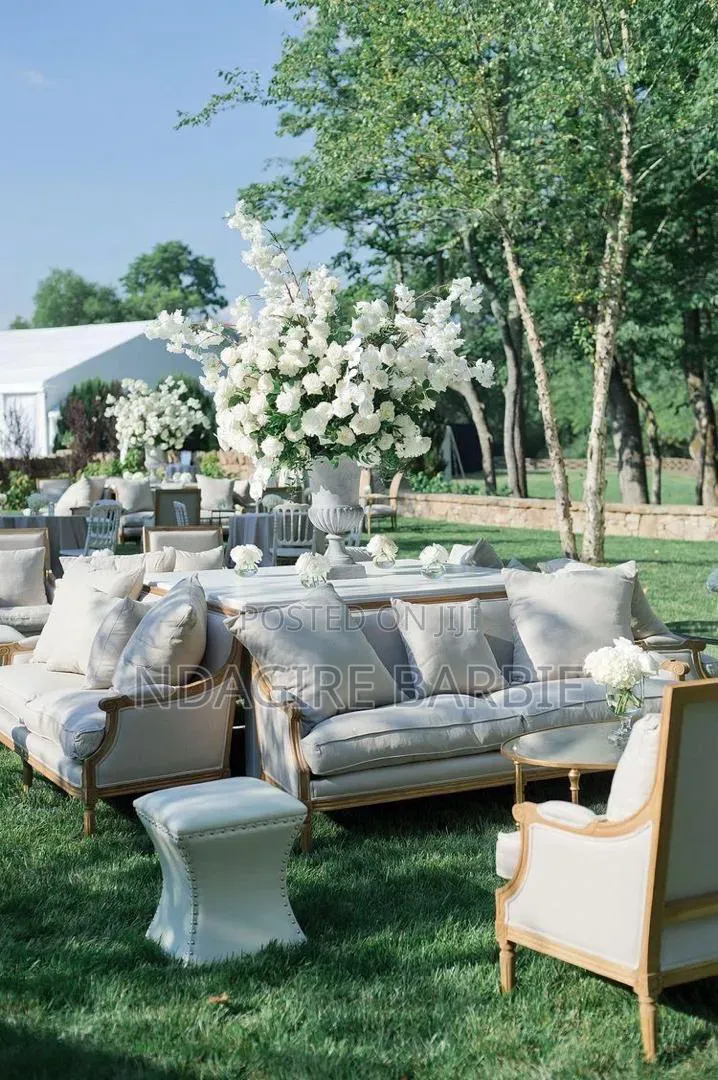 Introduction Decor