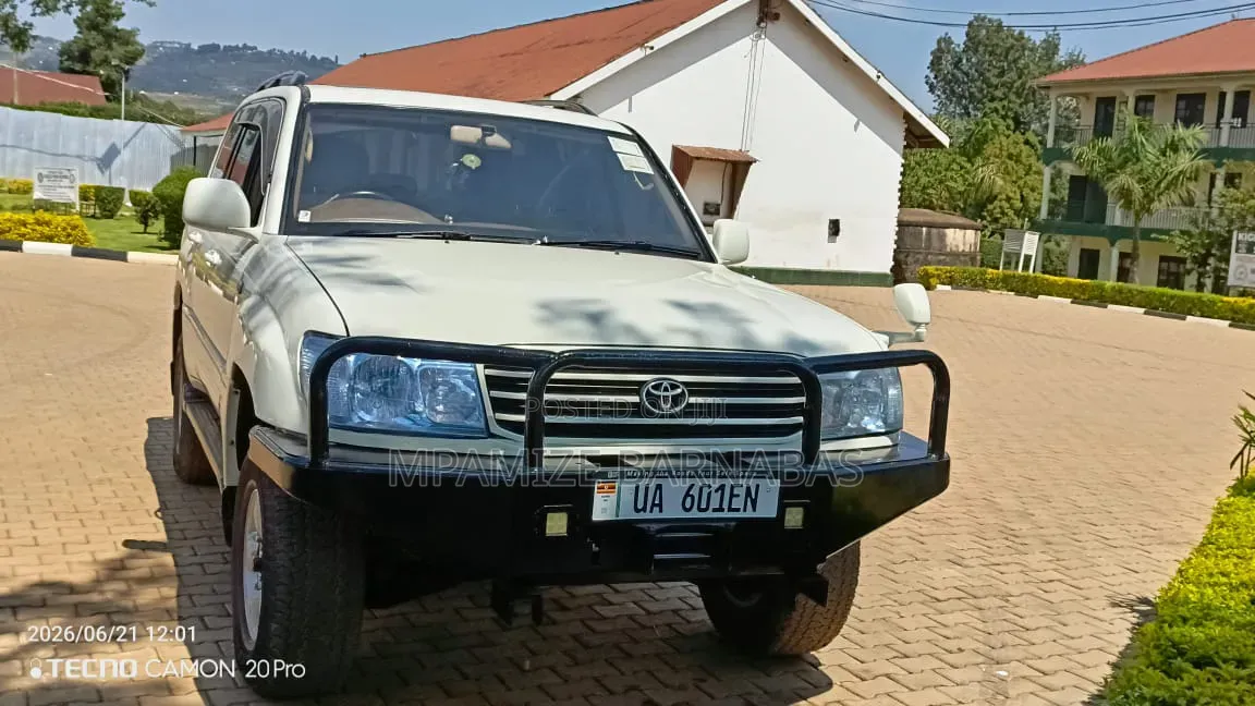 Toyota Land Cruiser Prado 2015 White