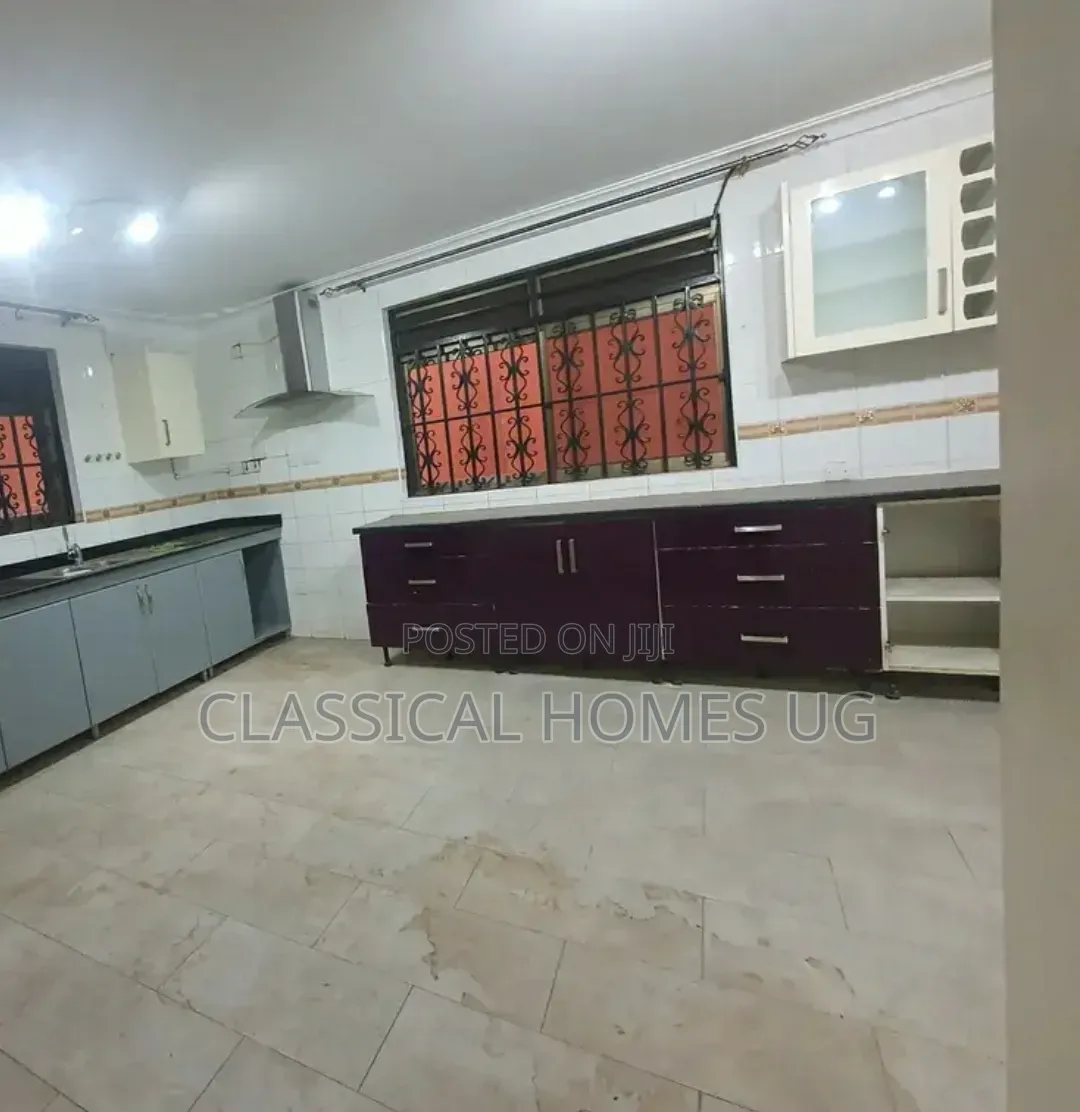 5bdrm Duplex in Naalya, Central Division for rent