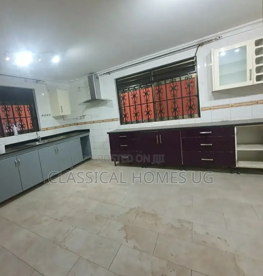5bdrm Duplex in Naalya, Central Division for rent