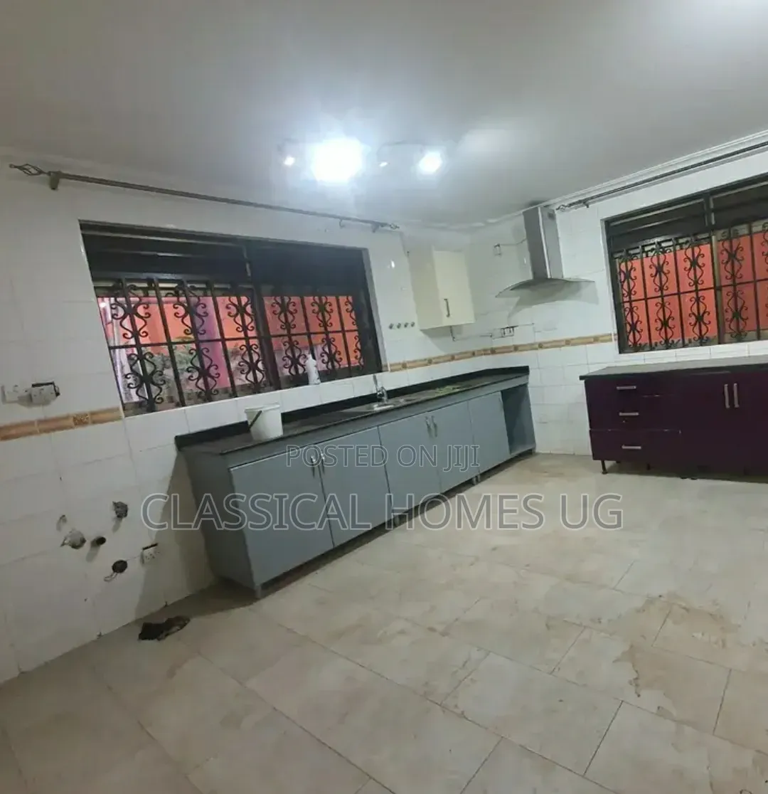 5bdrm Duplex in Naalya, Central Division for rent