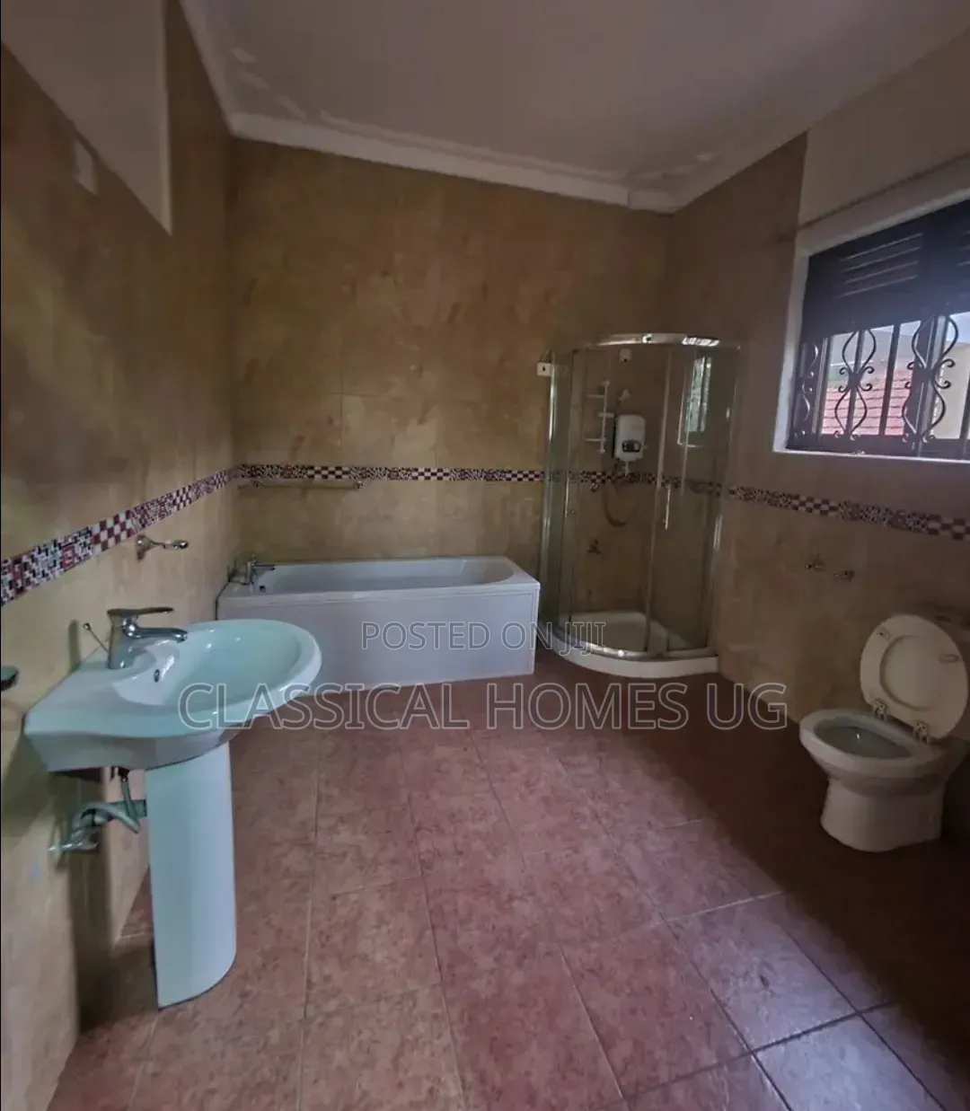 5bdrm Duplex in Naalya, Central Division for rent