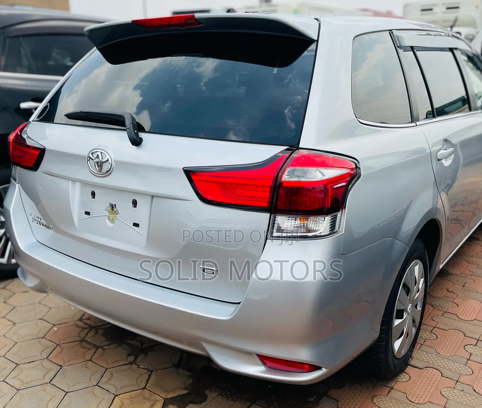 Toyota Corolla Fielder 1.5 Petrol AWD 2017 Silver