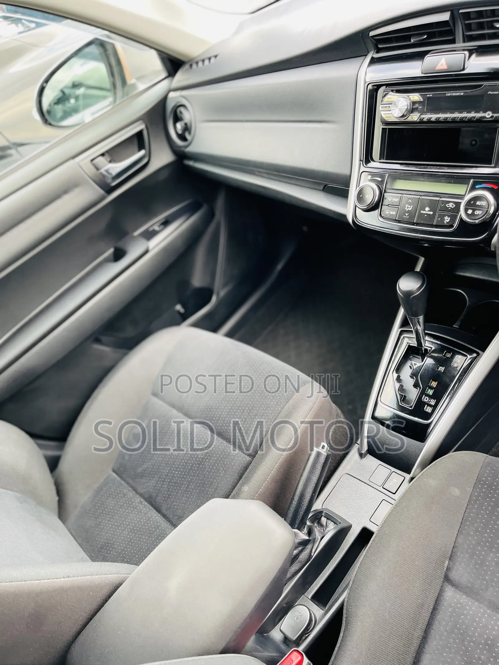Toyota Corolla Fielder 1.5 Petrol AWD 2017 Silver