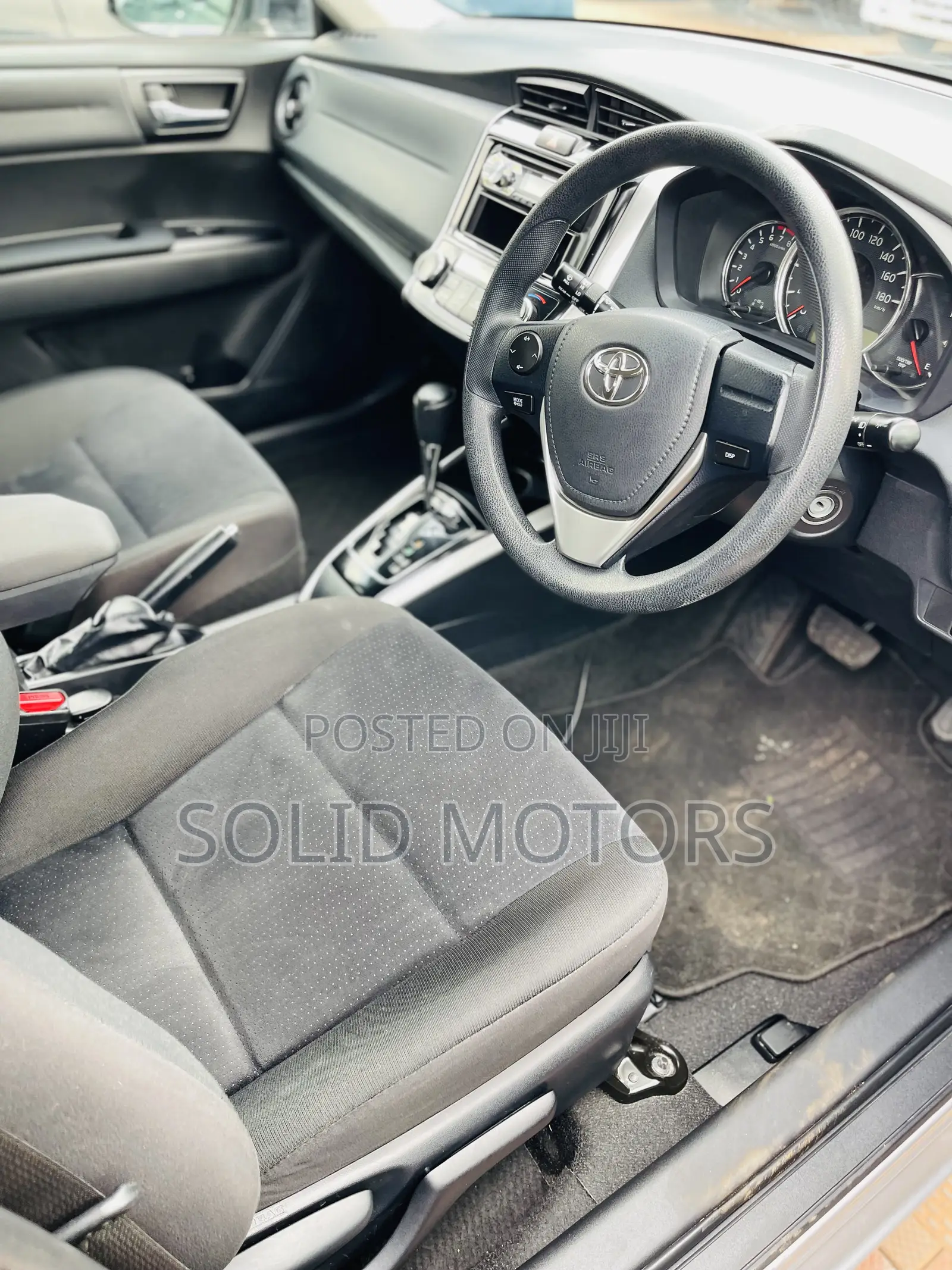 Toyota Corolla Fielder 1.5 Petrol AWD 2017 Silver