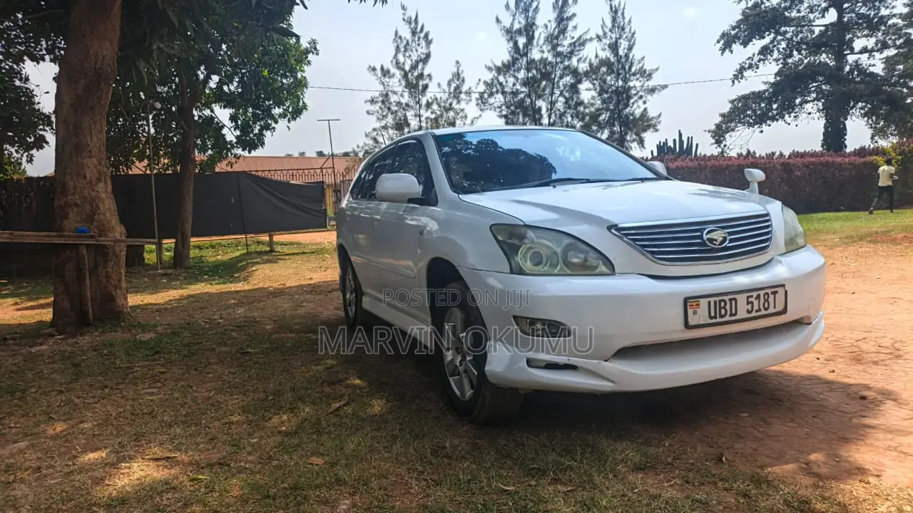 Toyota Harrier 3.0 V6 2004 White