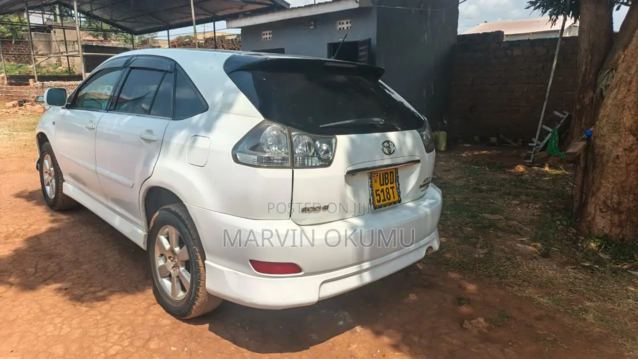 Toyota Harrier 3.0 V6 2004 White