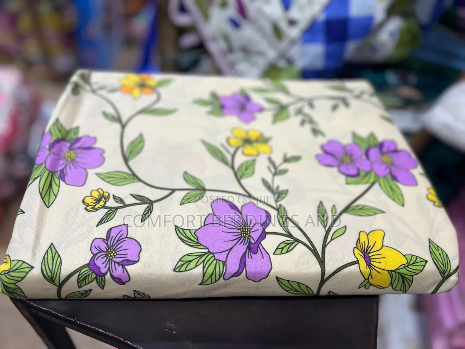 Simple Leafy Bedsheets 6*6 Cream
