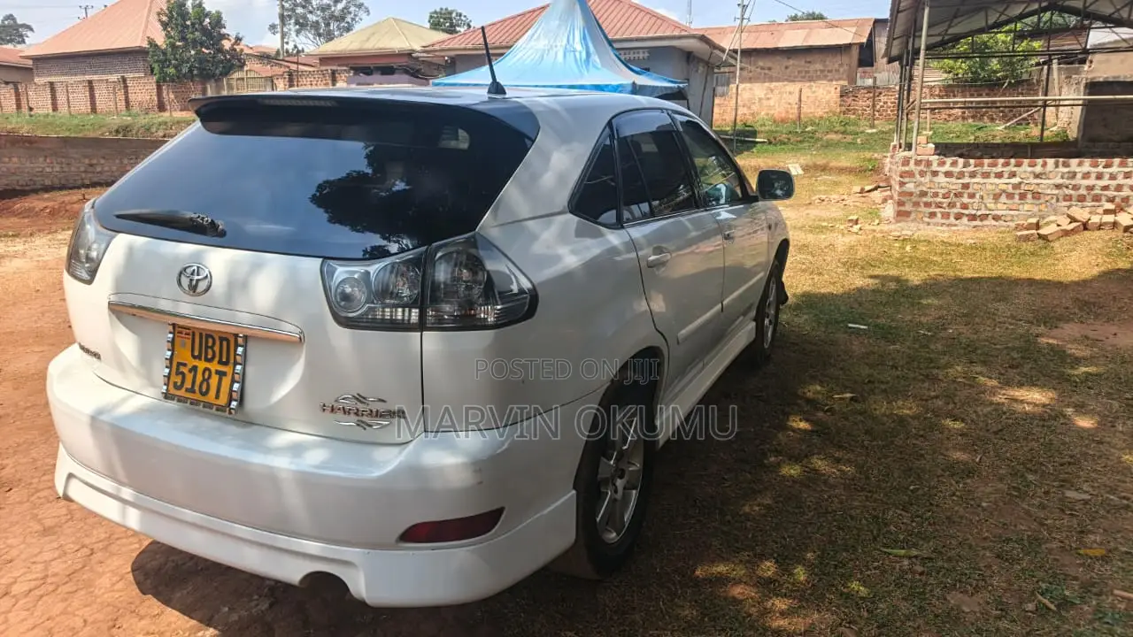 Toyota Harrier 3.0 V6 2004 White