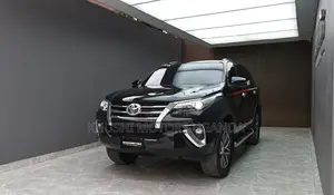 Toyota Fortuner 2018 Black