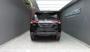 Toyota Fortuner 2018 Black