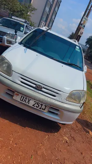 Toyota Raum 1.5 FWD 2000 White