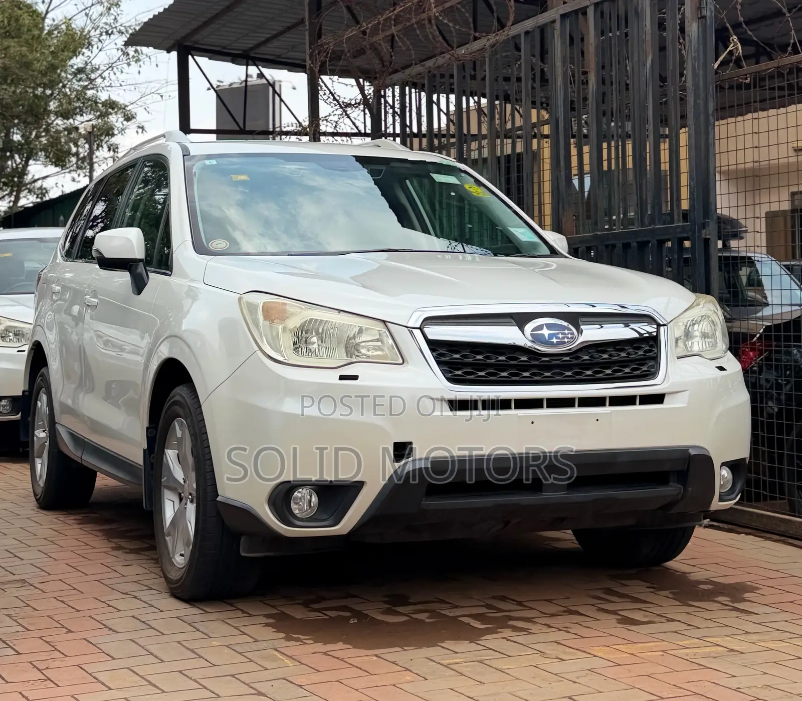 Subaru Forester 2.5i Premium PZEV 4dr SUV AWD (2.5L 4cyl CVT) 2014 White