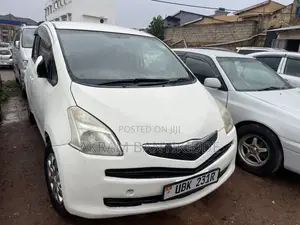 Toyota Ractis 2007 White