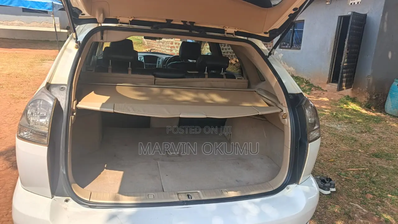 Toyota Harrier 3.0 V6 2004 White