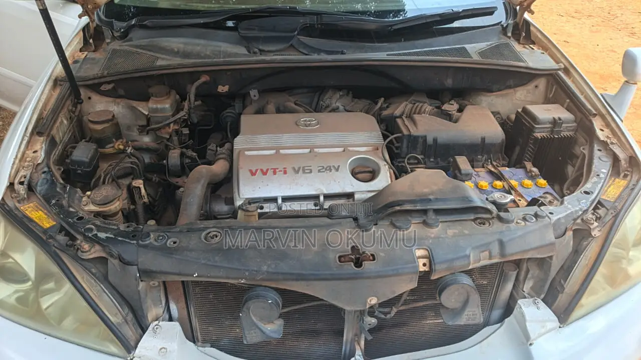 Toyota Harrier 3.0 V6 2004 White