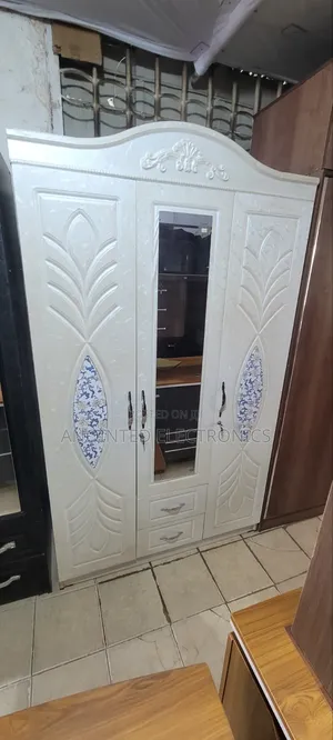 Wardrobe Three Doors White Color