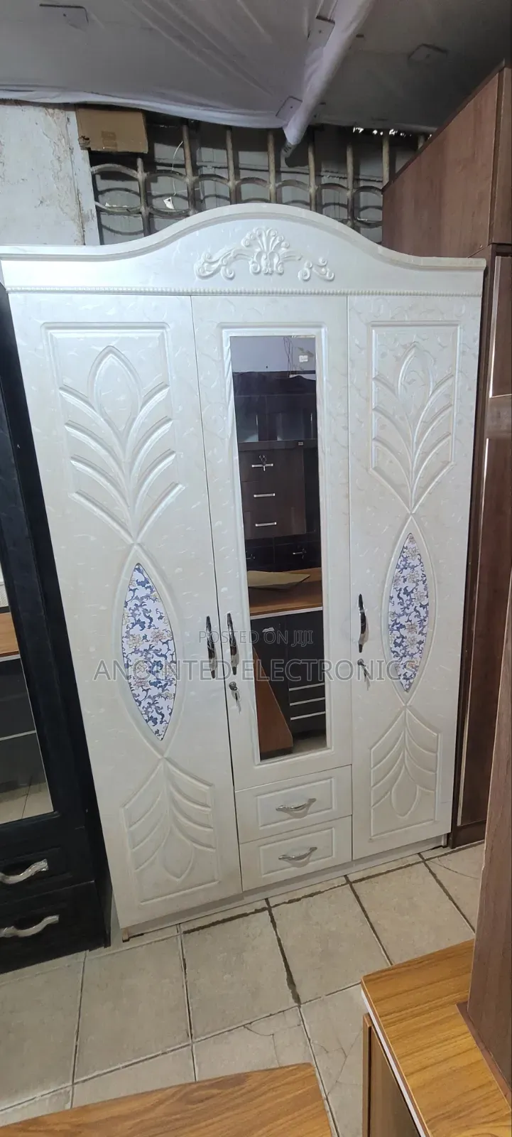Wardrobe Three Doors White Color