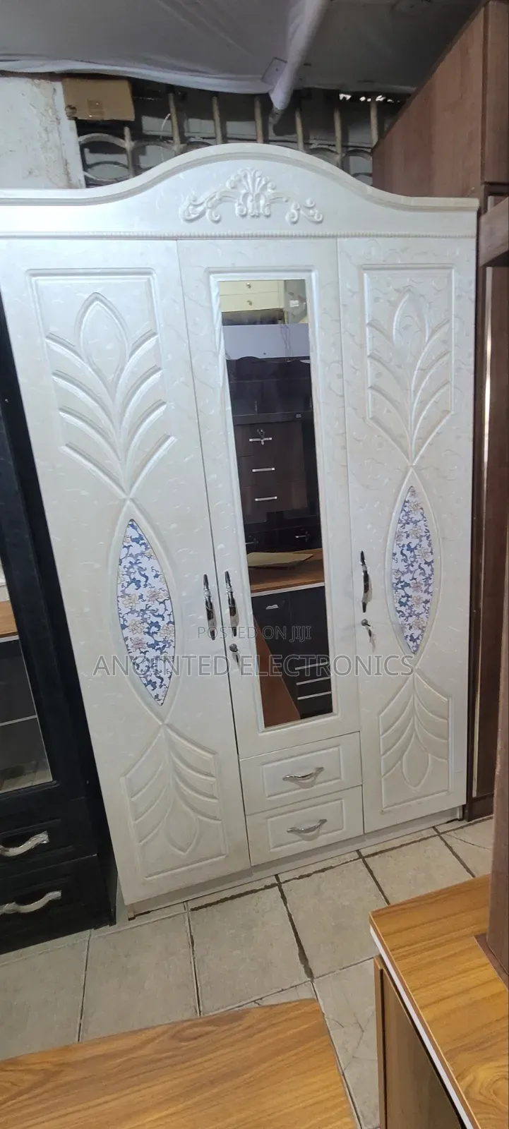White Wardrobe 3doors