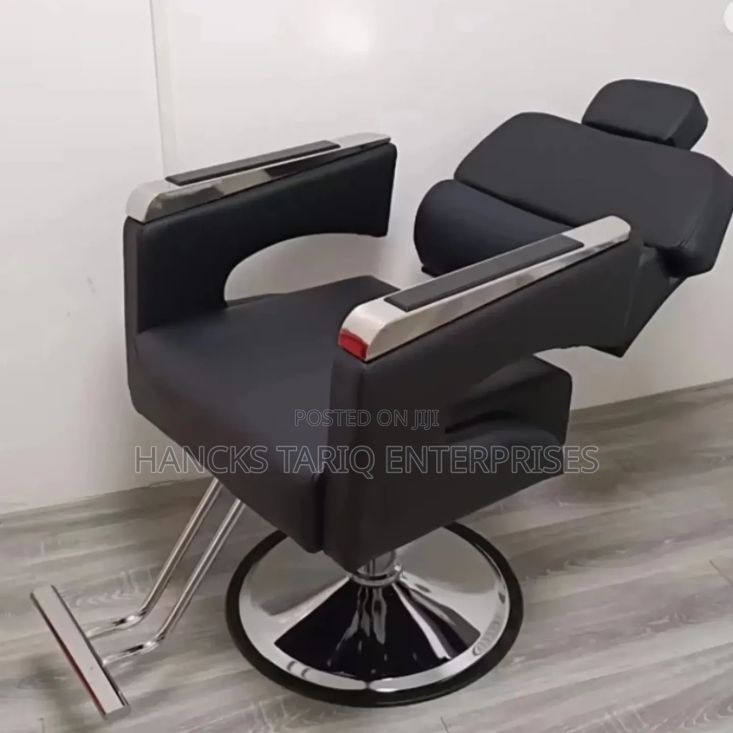 Professional Luxury Barber Chair – Premium Salon Seating