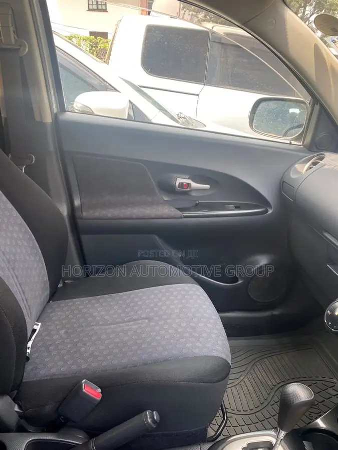 Toyota IST 2009 Silver