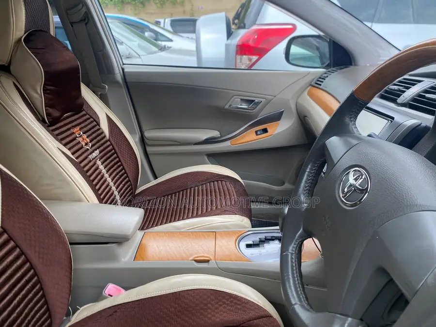 Toyota Premio 1.5 FWD 2011 Silver