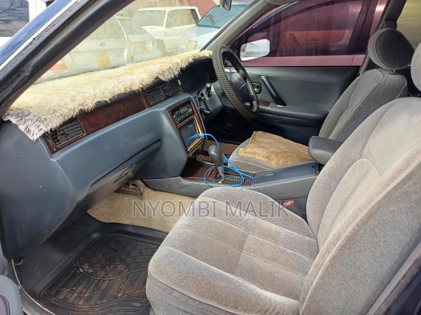 Toyota Crown 1996 Blue