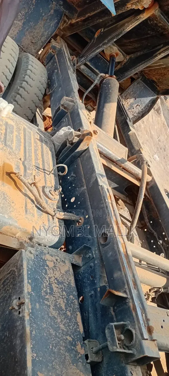 Canter Tipper 32