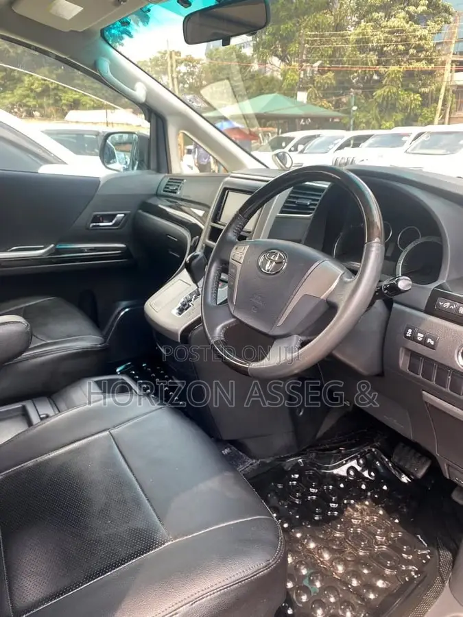 Toyota Alphard 2012 White
