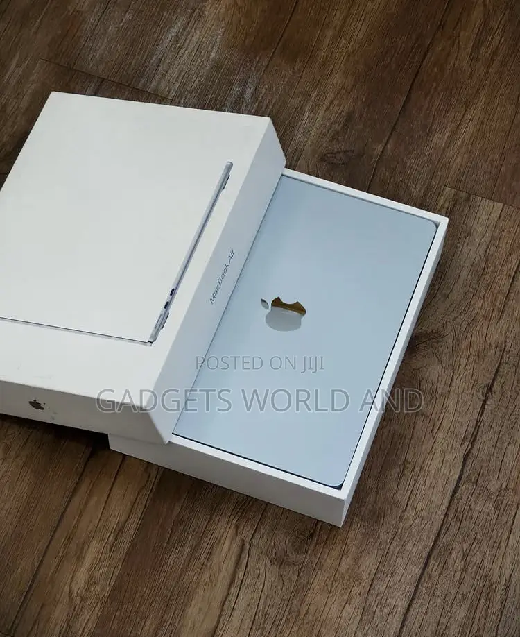 Laptop Apple MacBook Air 16GB Apple M4 SSD 256GB