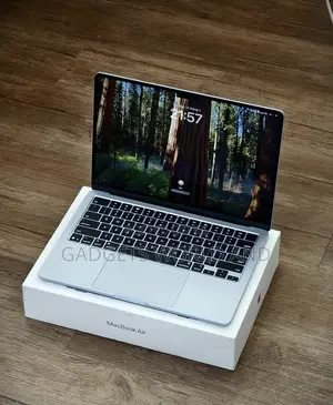 Laptop Apple MacBook Air 16GB Apple M4 SSD 256GB