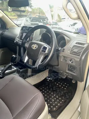 Toyota Land Cruiser Prado 2018 White
