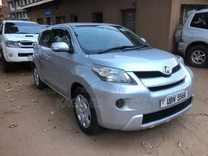 Toyota IST 2007 Silver
